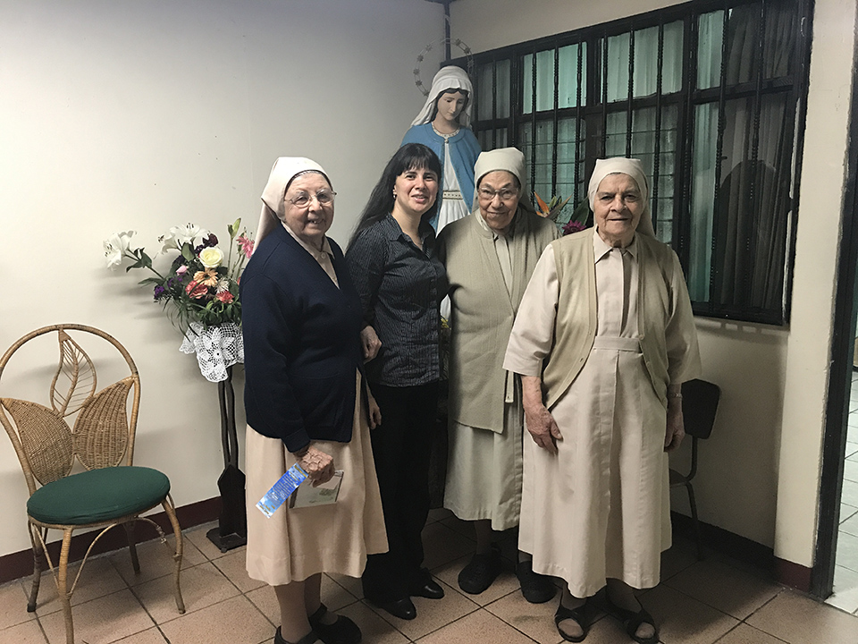Canto en actividades religiosas Ministerio de Silvia Rodriguez